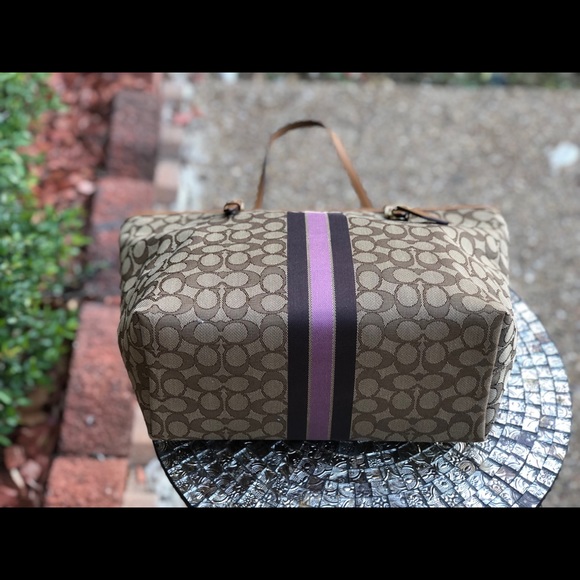 NWT Coach  Zip Top Tote In Signature With Stripe - Picture 5 of 8